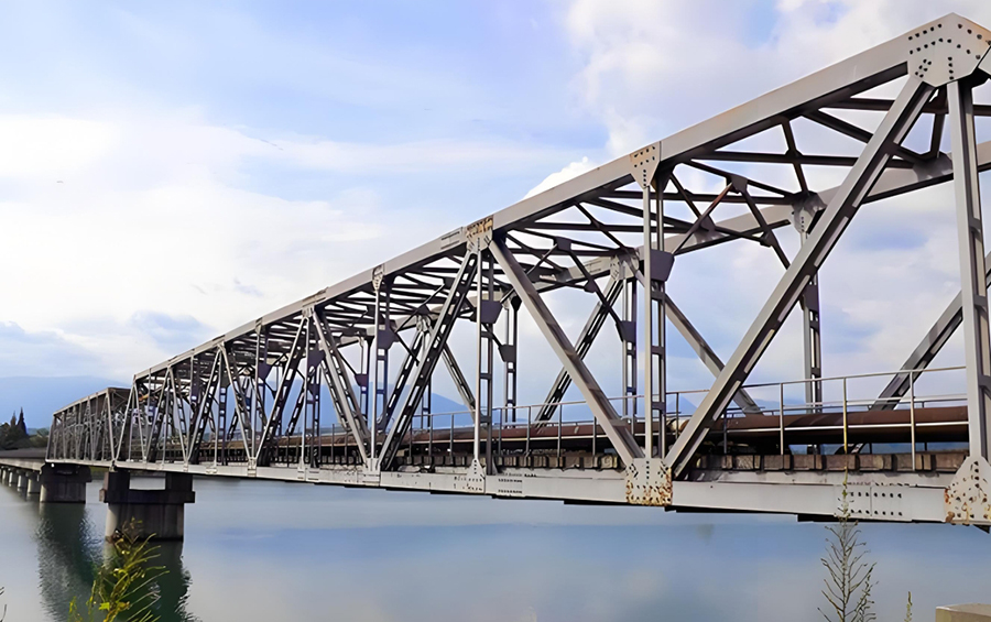 Prefabricated steel bridge