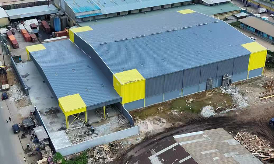 xterior view of the 8000m² Cosmetics Factory