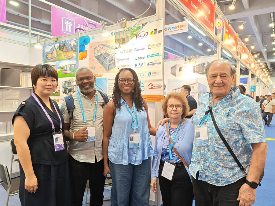 Yumisteel taking photos with clients