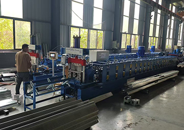 Capacitación en equipos de producción para el nuevo personal de ventas de Yumisteel