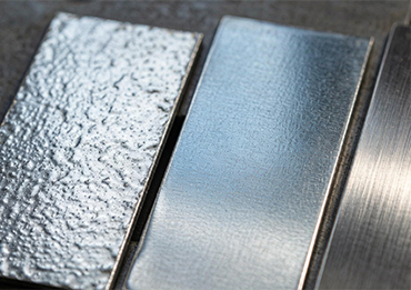 Cómo elegir paneles de acero para salas blancas: galvanizado frente a aluminio-zinc frente a acero inoxidable