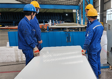 ¿Cómo realiza Yumisteel las inspecciones diarias de producción?