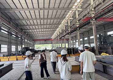 Visita a la fábrica de estructuras de acero de Yumisteel